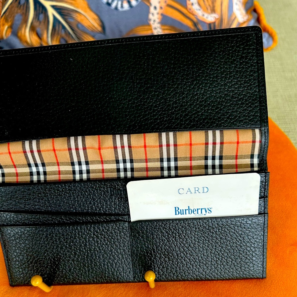 BURBERRY LONDON AUTHENTIC CARD, CHECK, or PASSPORT HOLDER - UNISEX